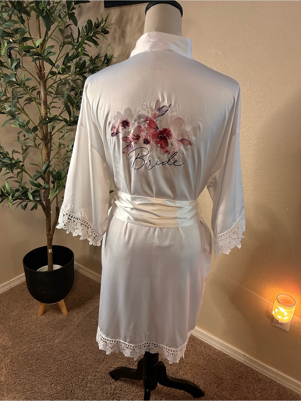 AW Bridal White Satin Robe For The Bride Monogram Lace Trim Medium